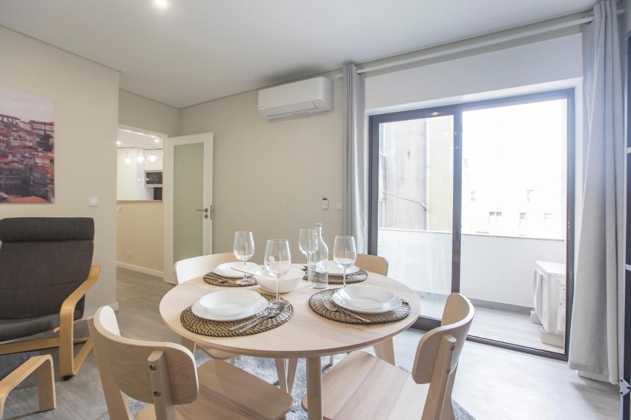 2Br Flat W/ Ac & Great Views By Lovelystay فيلا نوفا دي غايا المظهر الخارجي الصورة