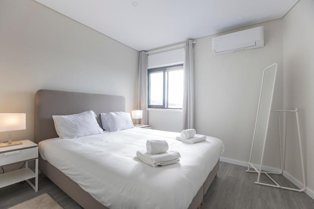 2Br Flat W/ Ac & Great Views By Lovelystay فيلا نوفا دي غايا المظهر الخارجي الصورة